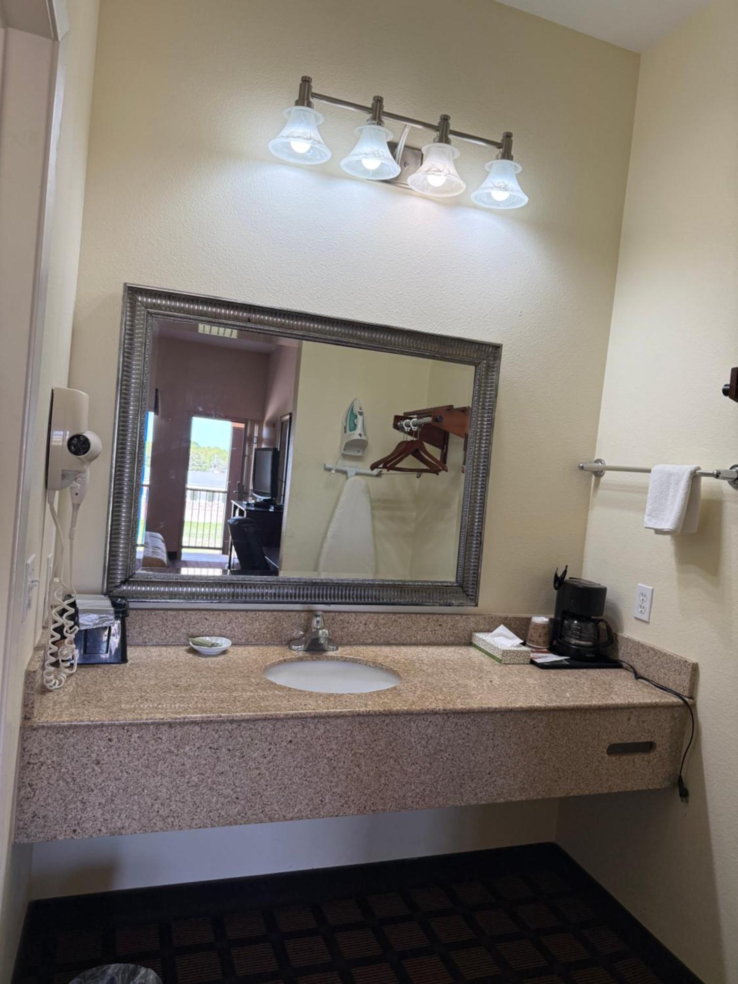 Executive Inn And Suites Pittsburg Екстер'єр фото